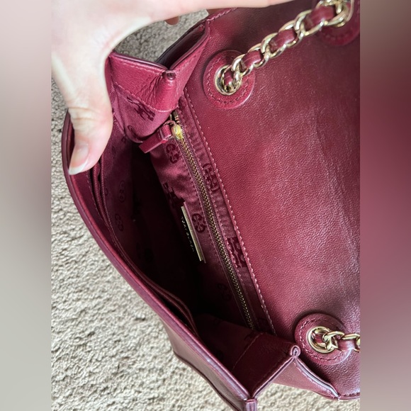 Tory Burch Fleming Convertible Shoulder Bag in Maroon - Picture 5 of 6
